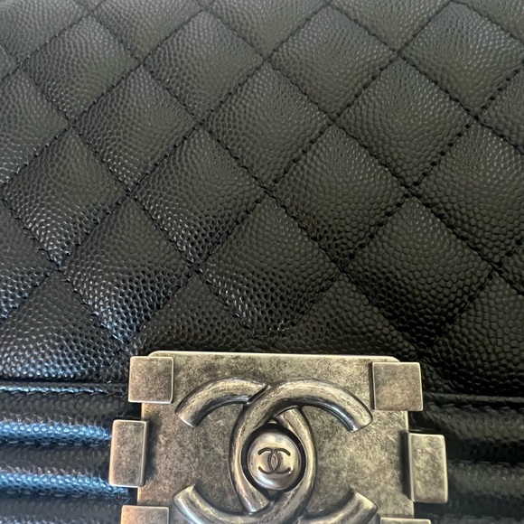 🛑 SOLD 🛑 Chanel Boy Old Medium Like New - Picture 10 of 10